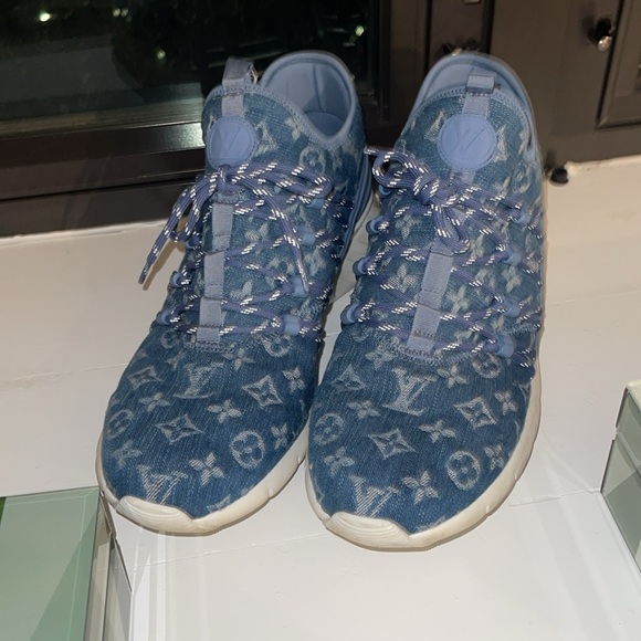 ❗️LV MENS SNEAKER❗️ - Picture 2 of 6
